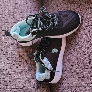 Women's athletic shoes